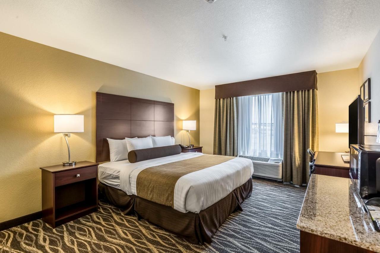 Cobblestone Hotel&Suites - Stevens Point Esterno foto